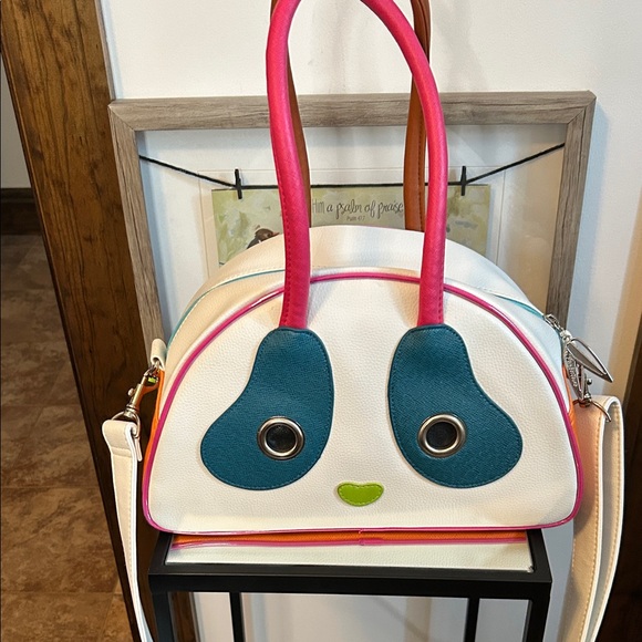 Panda Rama Chic White and Blue Crossbody Bag - Picture 2 of 15